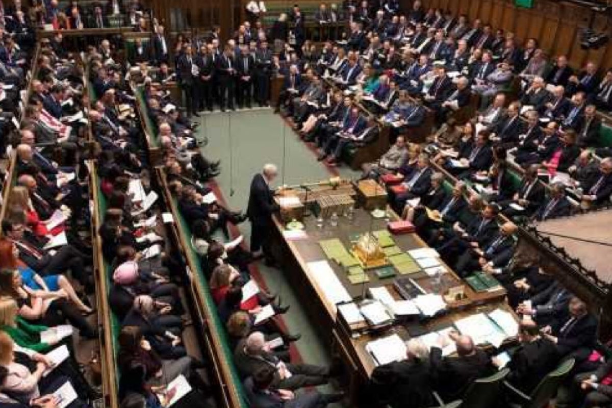 Британският парламент подкрепи еднополовите бракове в Северна Ирландия