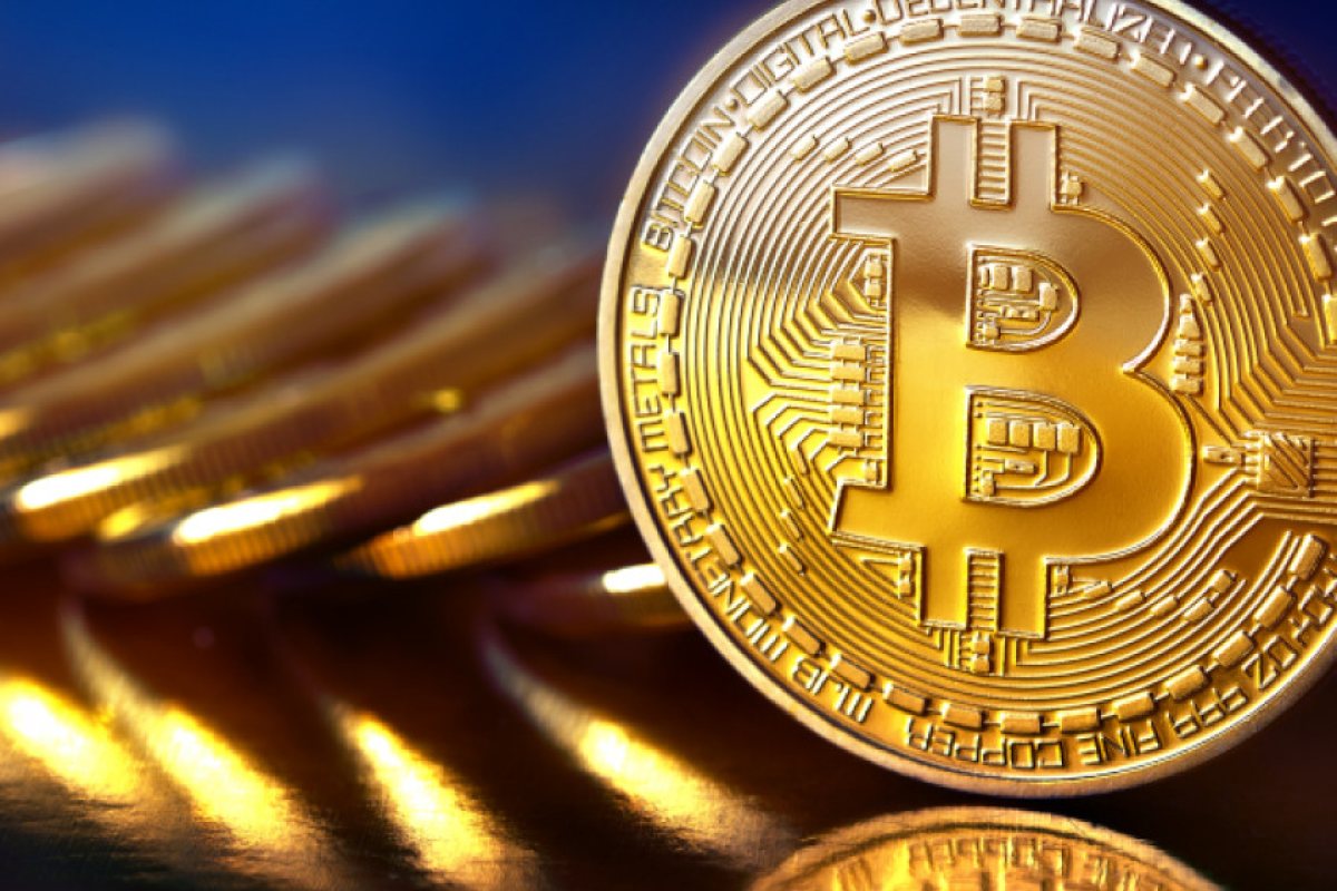 Биткойнът падна с 10 процента