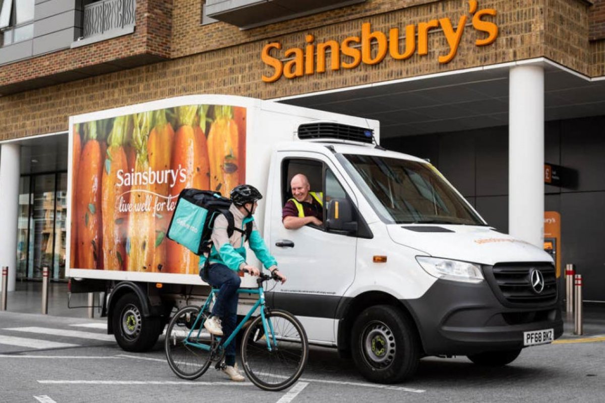 Sainsbury’s ще доставя готова пица директно до вратата ни