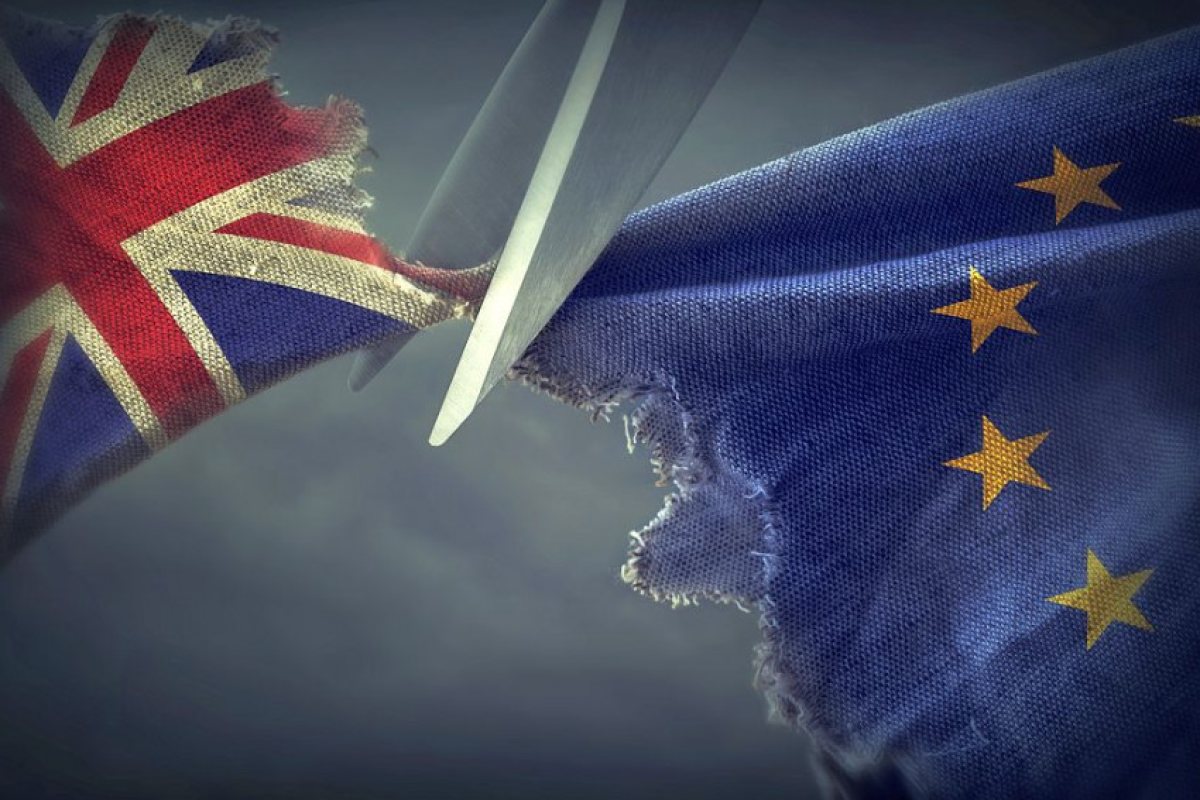 Великобритания отпуска до 1 млрд. лири за подготовка на твърд Brexit