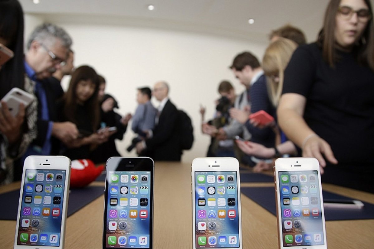 Apple продължава пътя си надолу в топ 5 на най-продаваните смартфони
