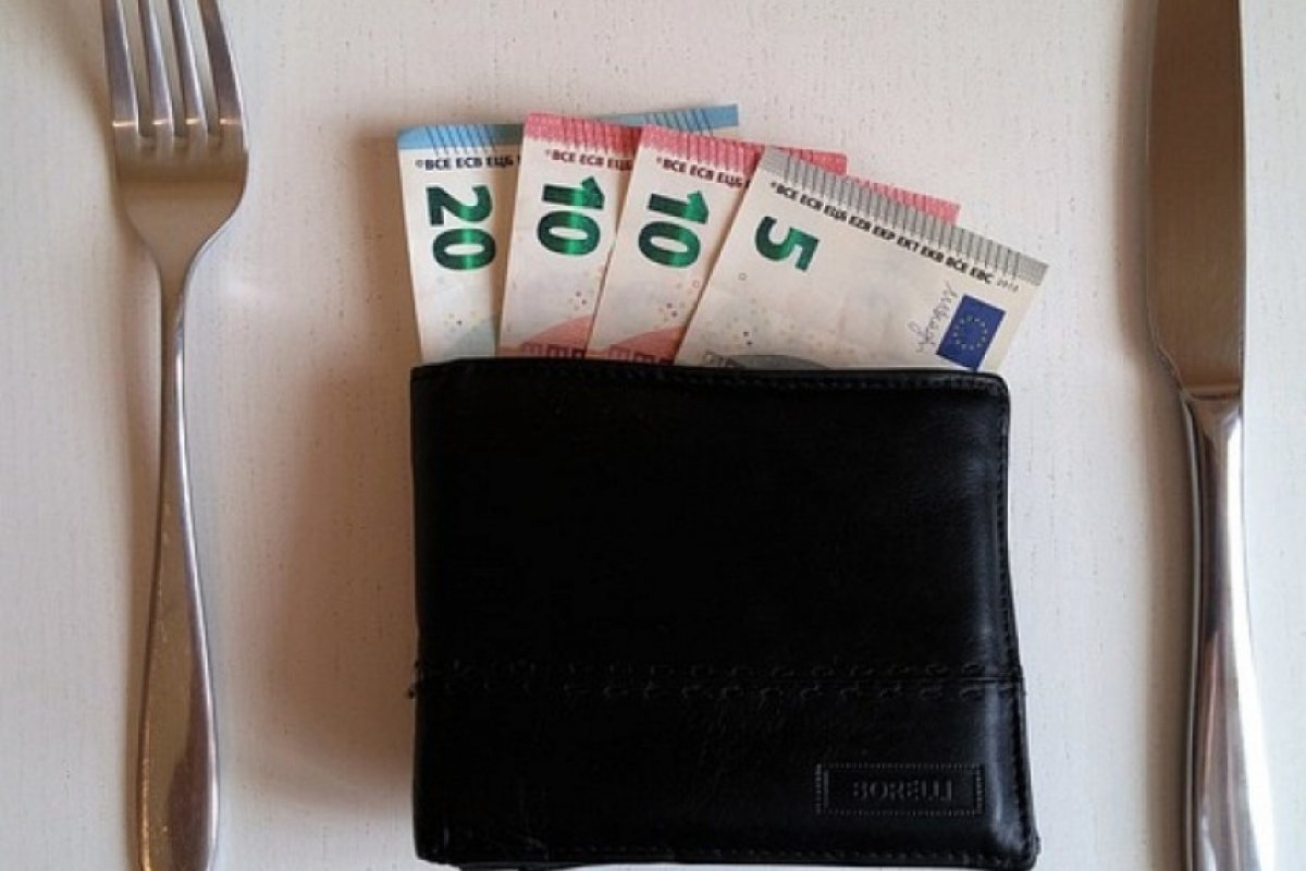 Румънското правителство иска да обложи бакшишите в ресторанти и хотели