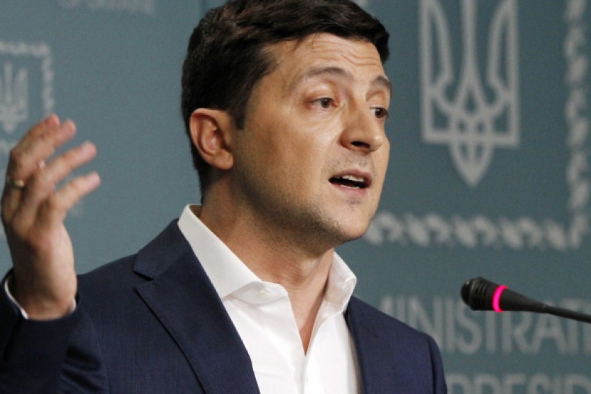 Премиерът на Украйна подаде оставка