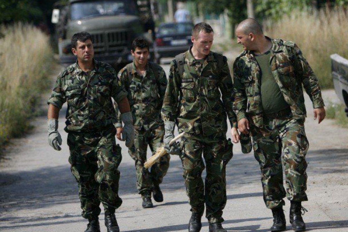 Въвеждат наборна военна служба след две години?