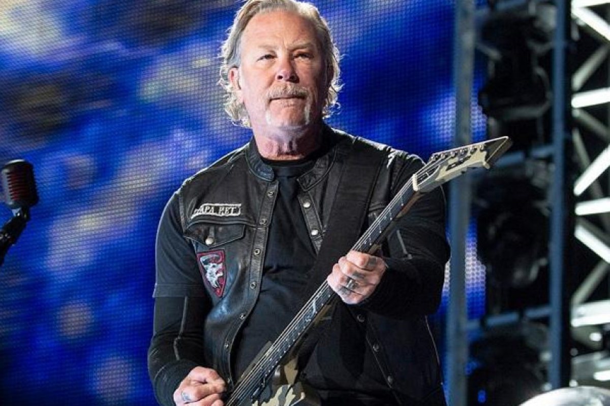 Фронтменът на Metallica влезе в клиника за зависимости