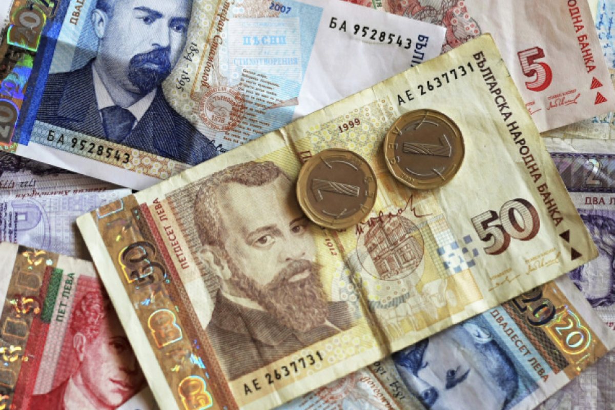  Българи в чужбина изпратиха 731 млн. евро на близките си у нас