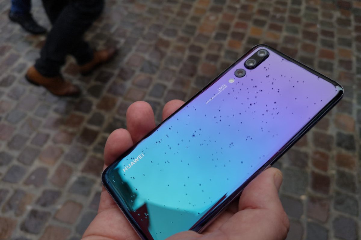 САЩ притискат Великобритания преди финалното ѝ решение за Huawei