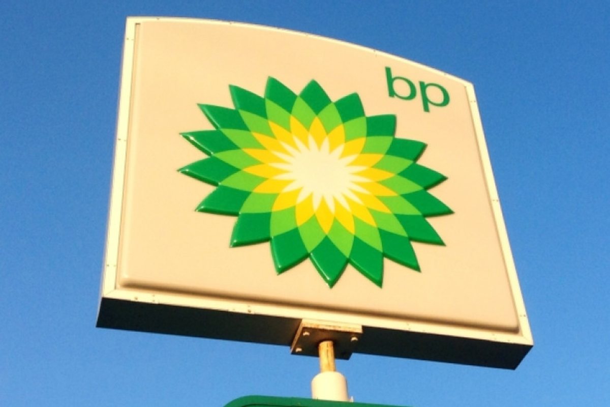 Екоактивисти затвориха временно British Petroleum