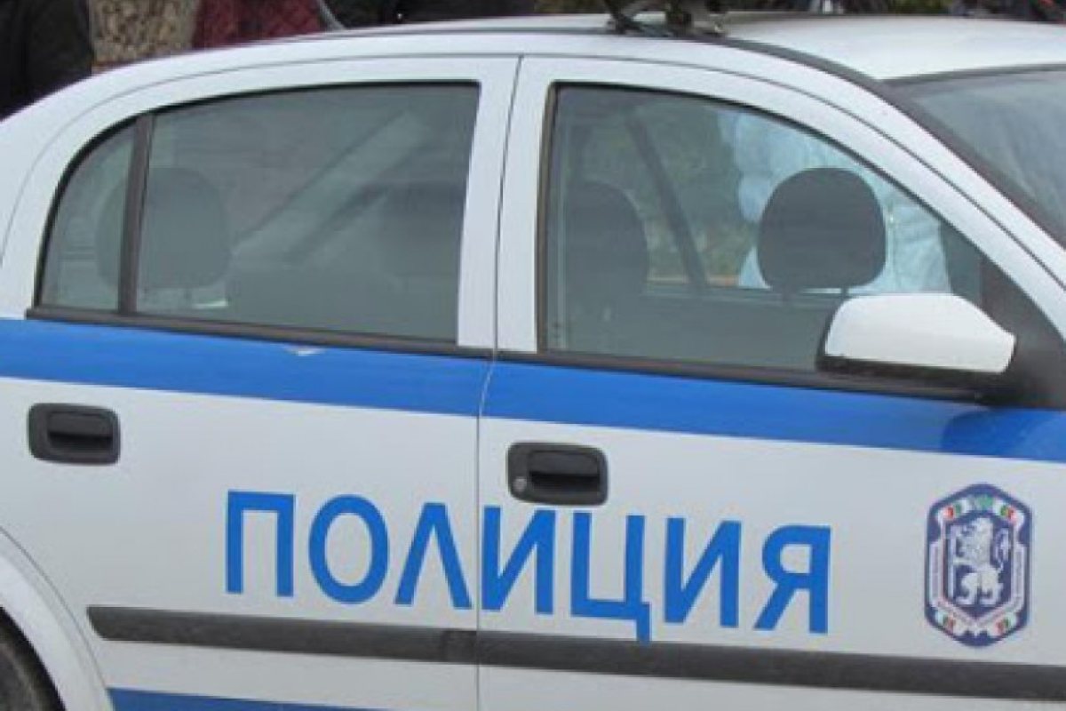Осъдиха двама българи и британец за разпространение на наркотици и оръжия