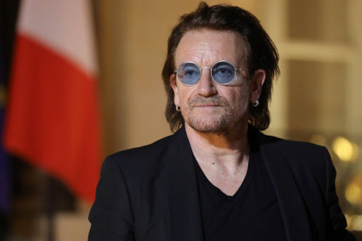 Боно от U2 обичал да се включва в радиопредавания под фалшиво име
