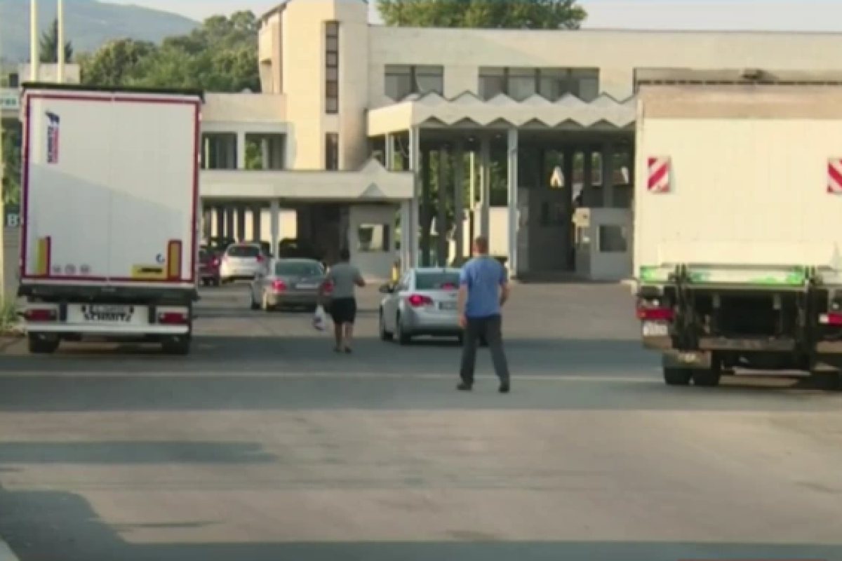 МВнР към българите: Ако гърците ви тестват за COVID-19, задължително стоите 48 часа на посочен от вас адрес