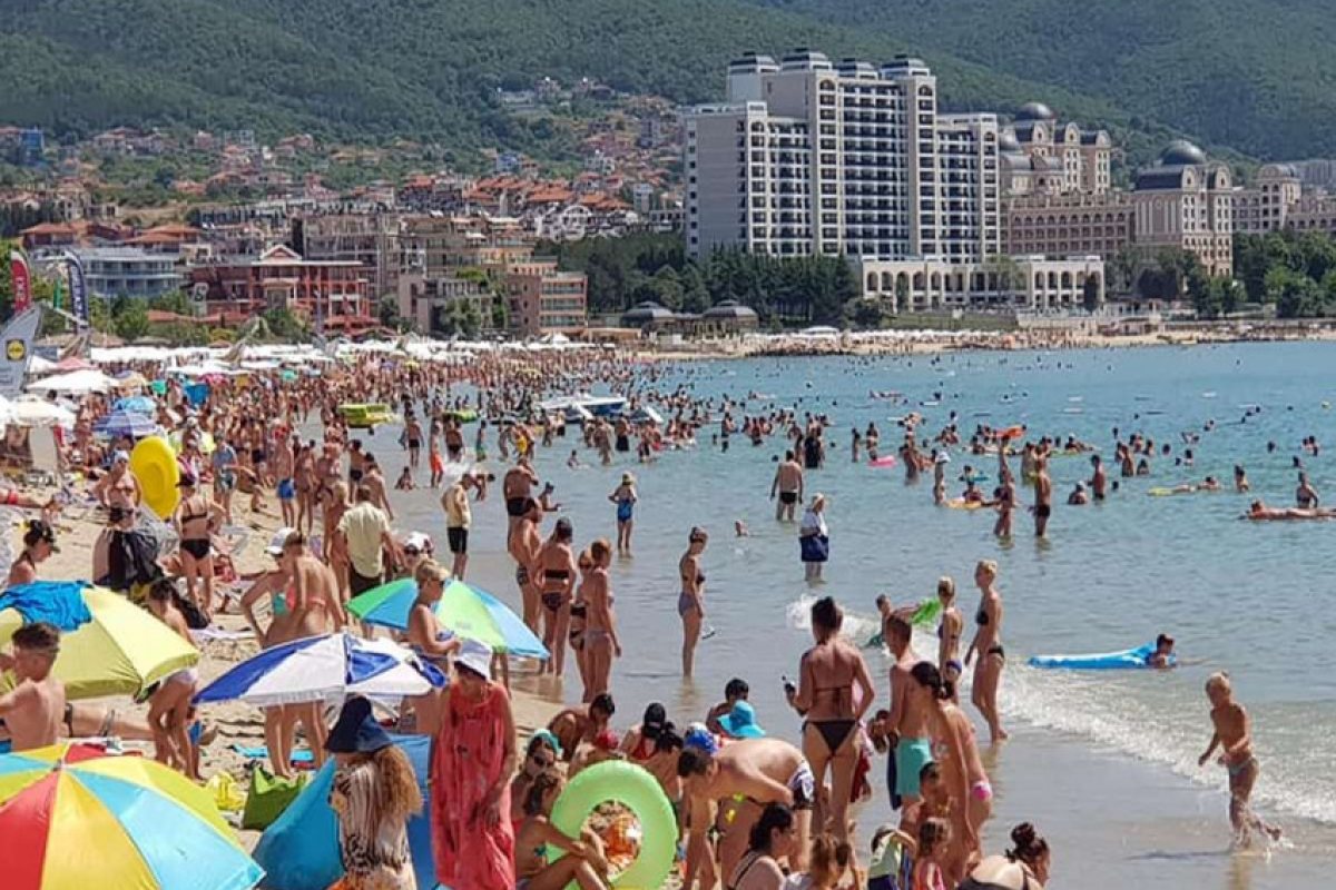 В Слънчев бряг приключват сезона още в началото на септември 