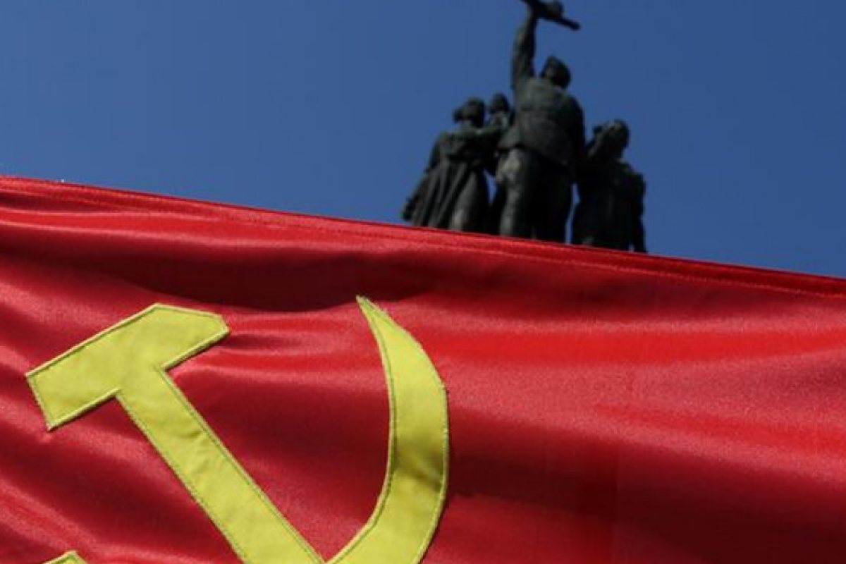 Паметниците на Червената армия в България