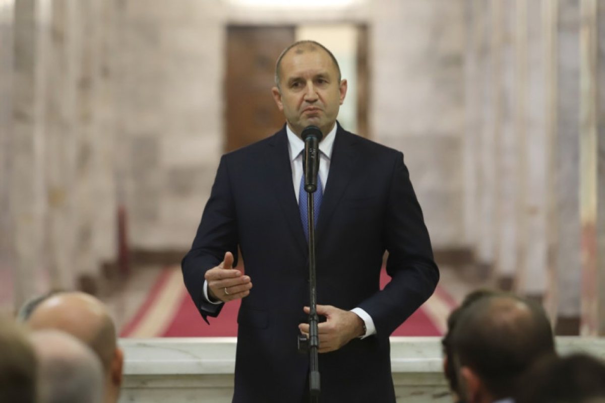 Здравният министър: Румен Радев, ще бъде поставен под карантина!