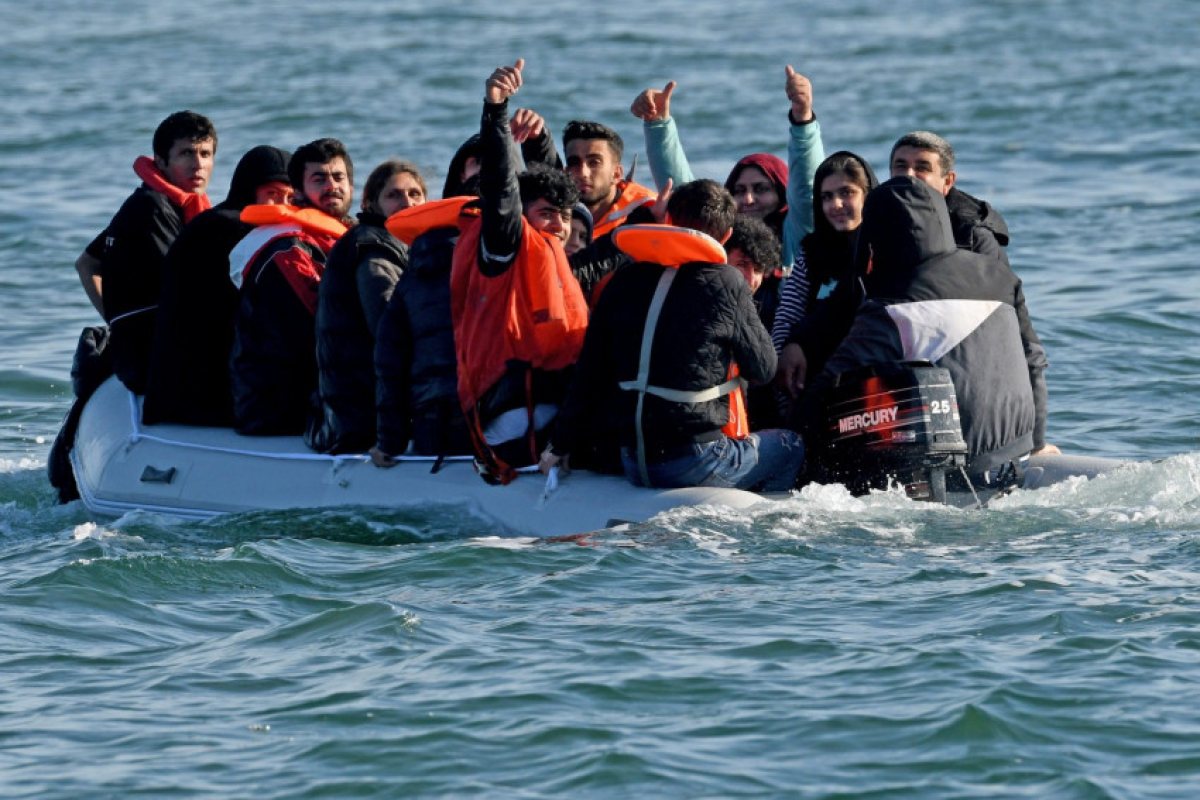 Великобритания и Франция заедно срещу незаконната миграция през Ламанша.