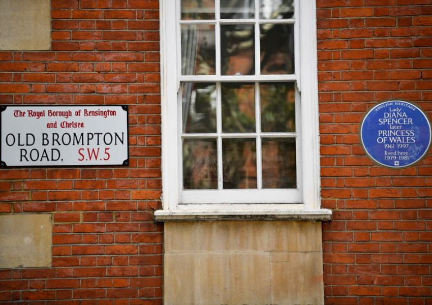 Лондон почете принцеса Даяна със специална паметна плочка на жилището в което е живяла. (СНИМКИ)