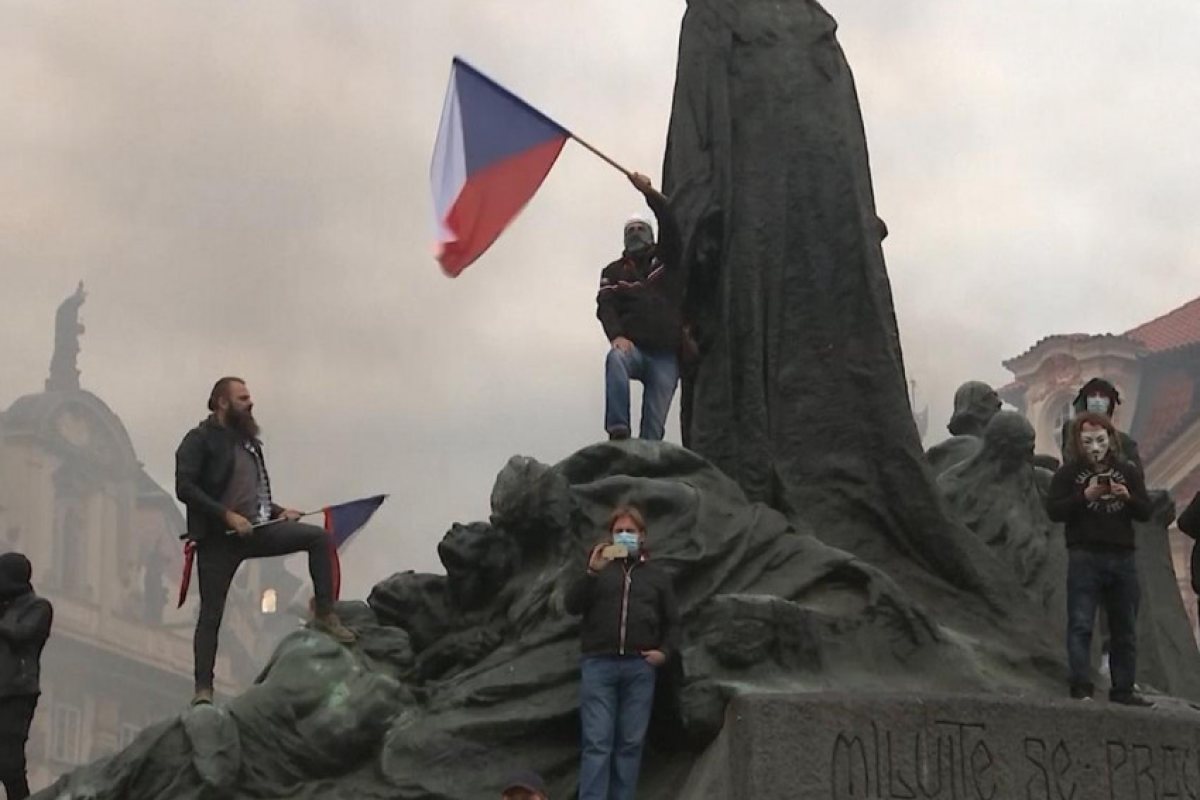 Отварят заведения в Чехия в знак на протест срещу ограниченията