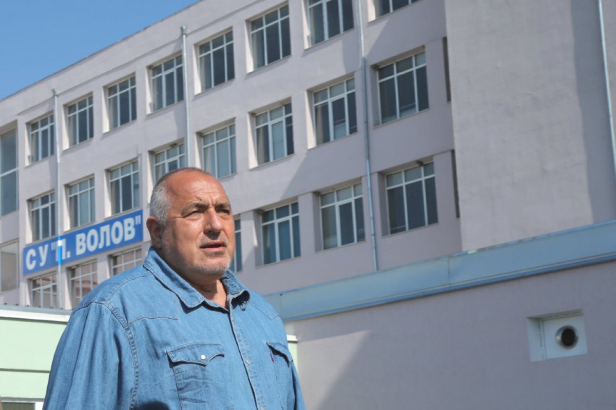Борисов в Бяла: „Гъвкави решения за отваряне и затваряне , щадим психиката на хората“