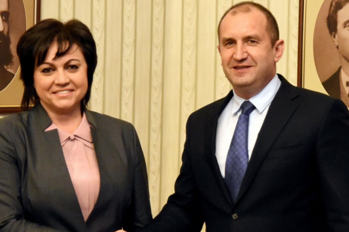 Румен Радев връчва мандата на БСП за съставяне на правителство 