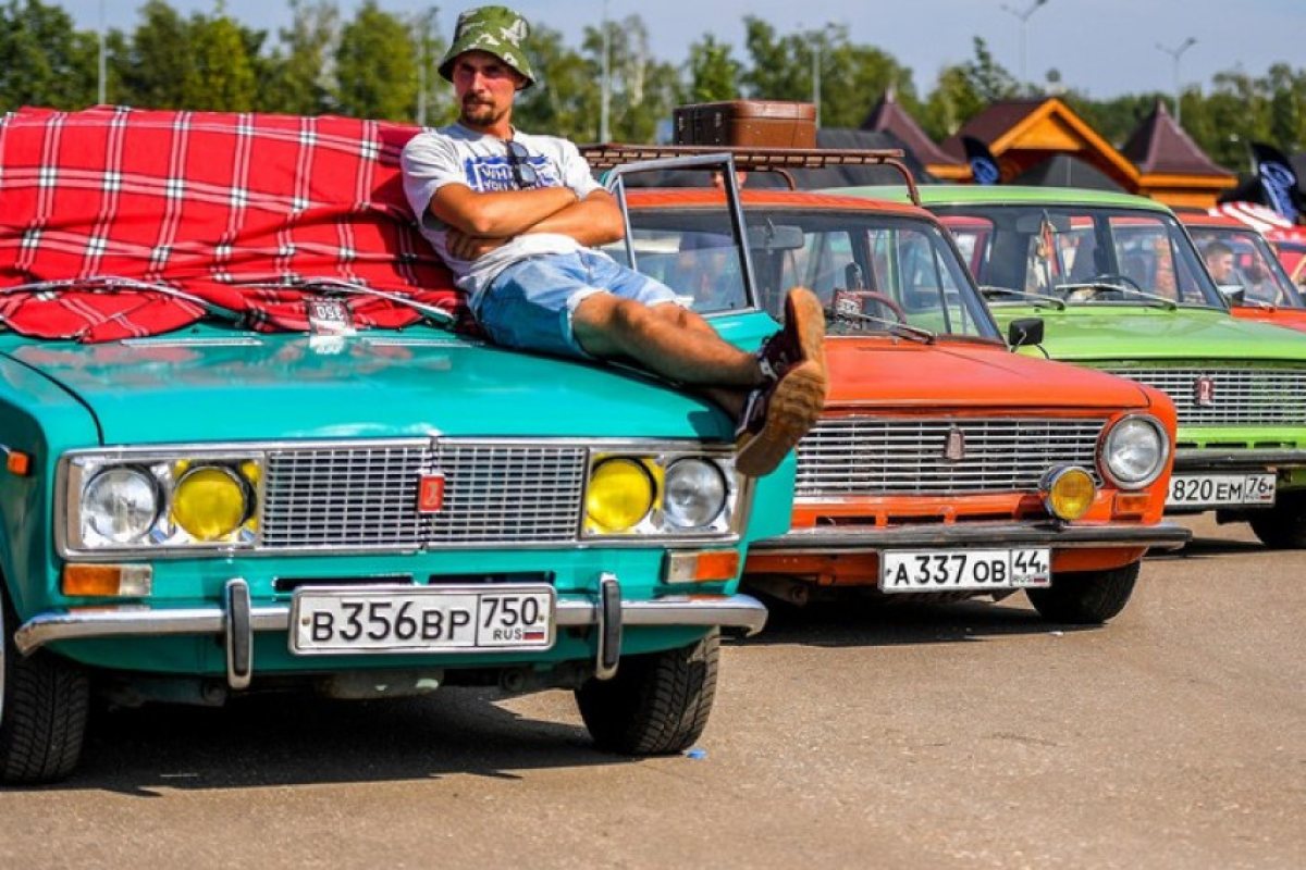 На гурбет в братска Русия по времето на комунизма.