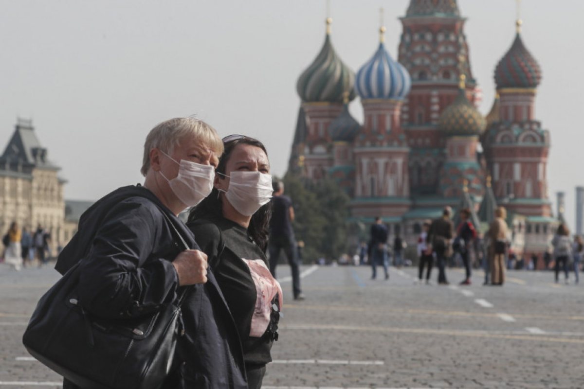 Русия отново е силно засегната от коронавируса. Москва обяви 9 неработни дни, като ковид-мярка.