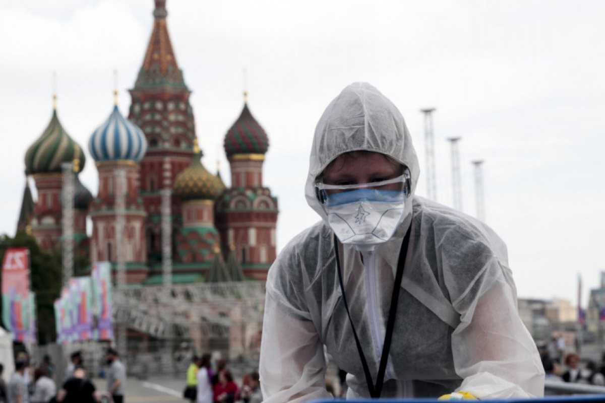 Ковид-криза в Русия: Скок на новозаразените, приема в болници и смъртността