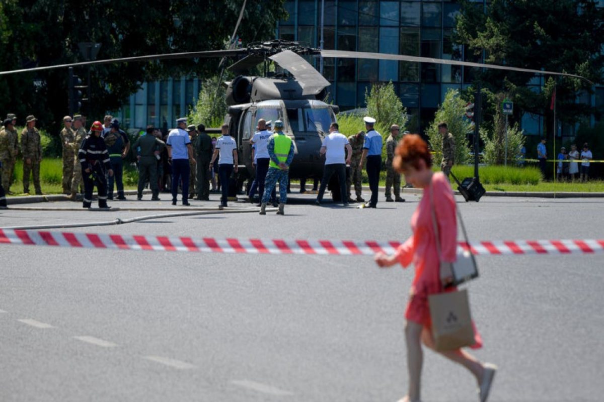 Американски военен хеликоптер кацна аварийно в центъра на Букурещ