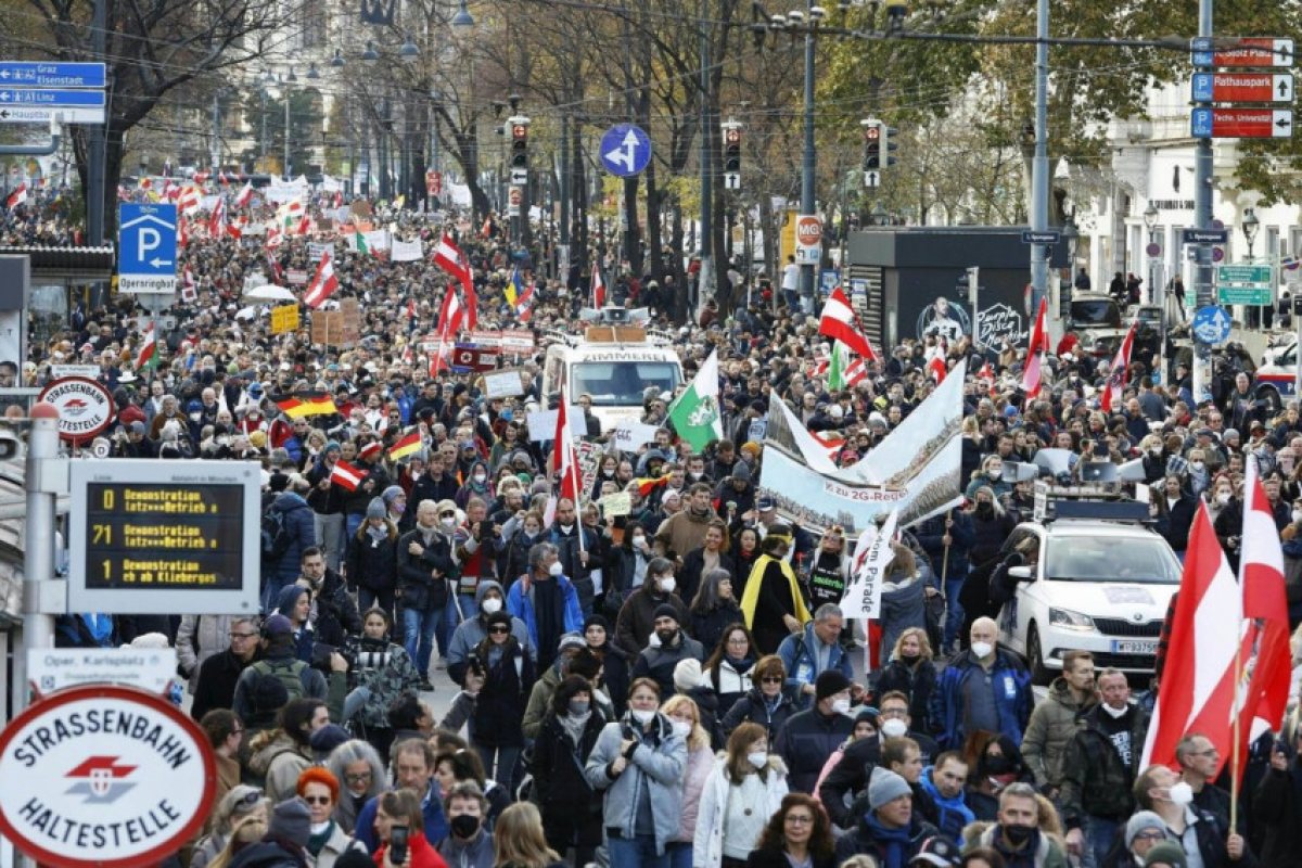 Протести в Европа заради нарушаване правата и свободите на неваксинираните