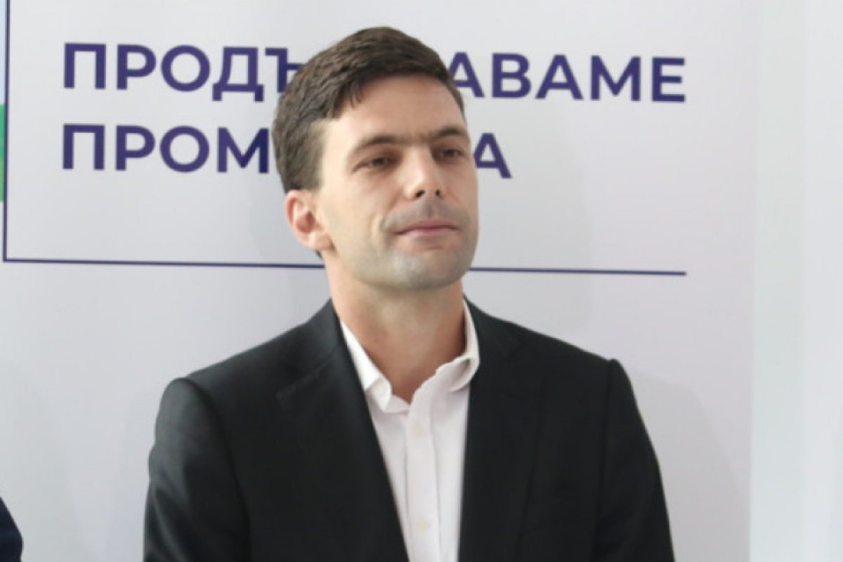 Новоизбраният председател на българския парламент е на 34 години