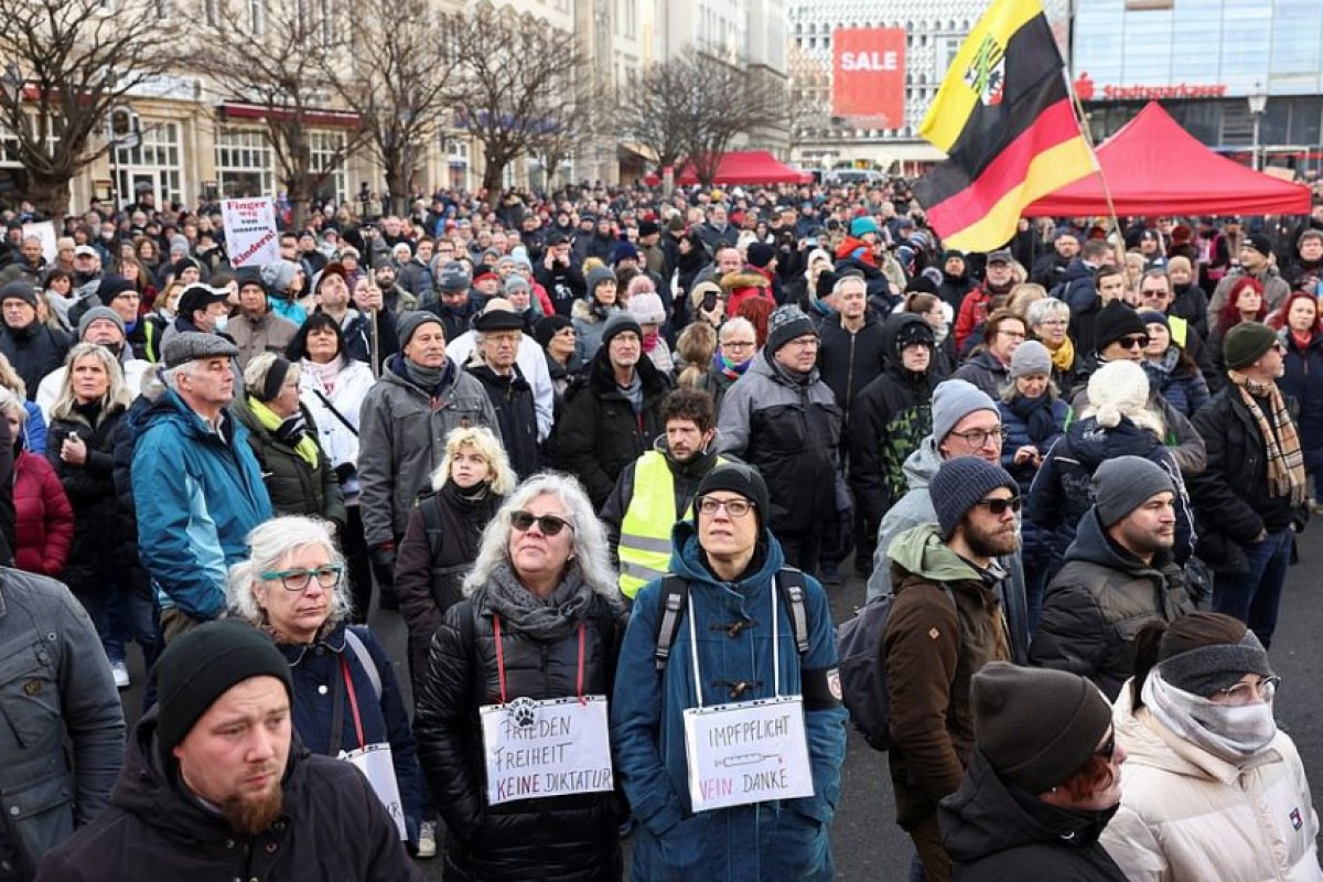 Многолюдни протести в Германия срещу ковид-мерките, ваксинациите и ограниченията