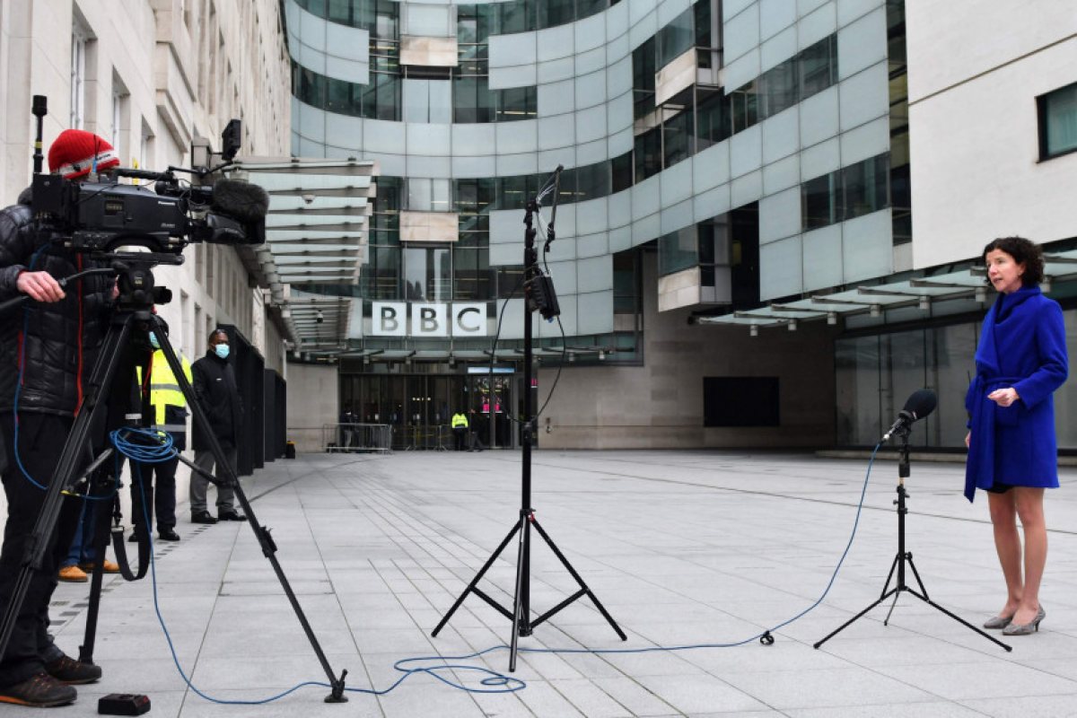 Правителството замисля лицензионната такса на BBC „да бъде премахната“ 