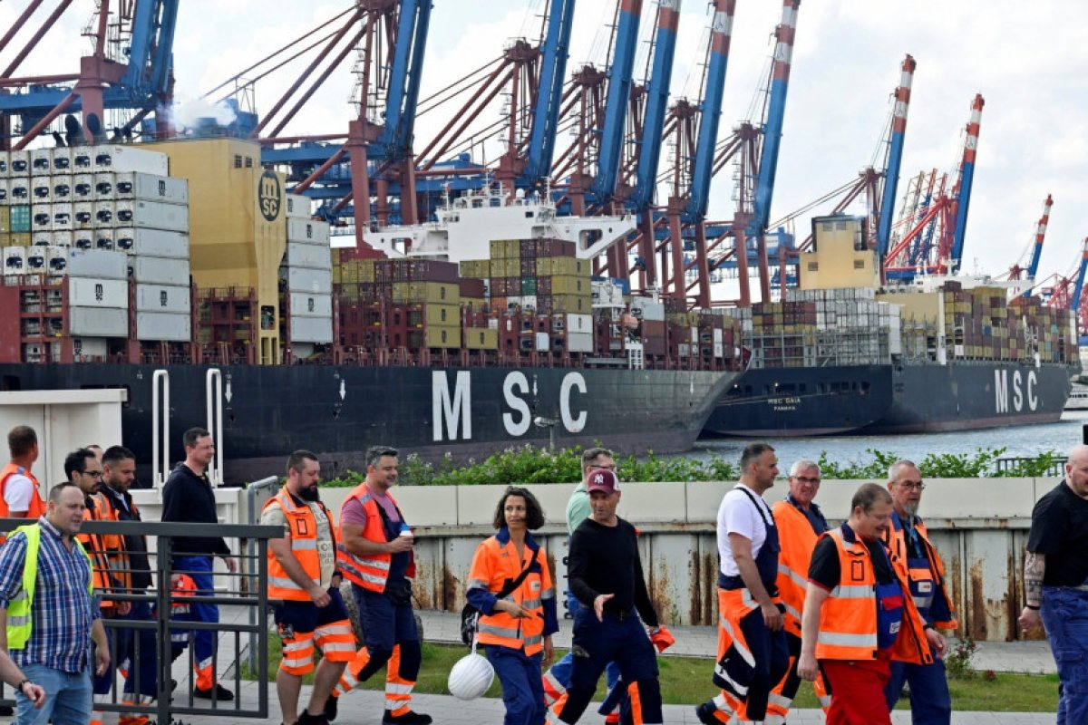 Основни немски пристанища пристъпиха към 24 часова стачна готовност