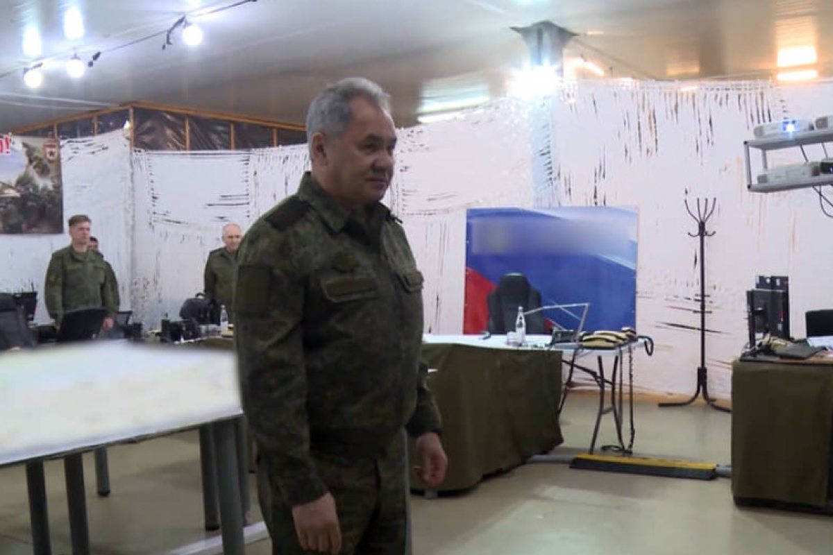 За първи път: Руският министър на отбраната Сергей Шойгу инспектира войските на Москва в Украйна