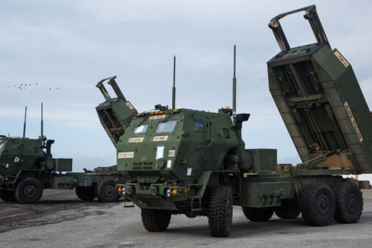 САЩ доставят на Украйна още ракетни установки HIMARS и дронове Phoenix Ghost
