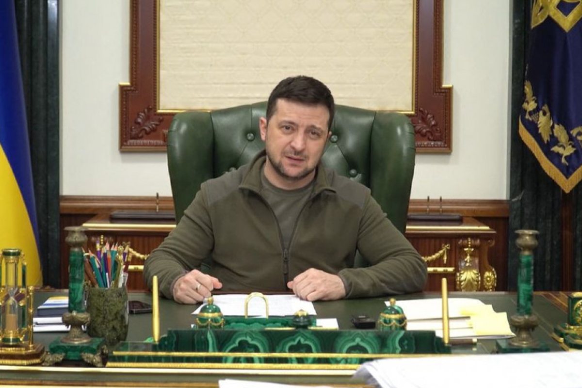 Зеленски: "В разгара на боевете през май и юни Украйна губеше от 100 до 200 военни на ден; сега този брой падна на 30 на ден и около 250 ранени"