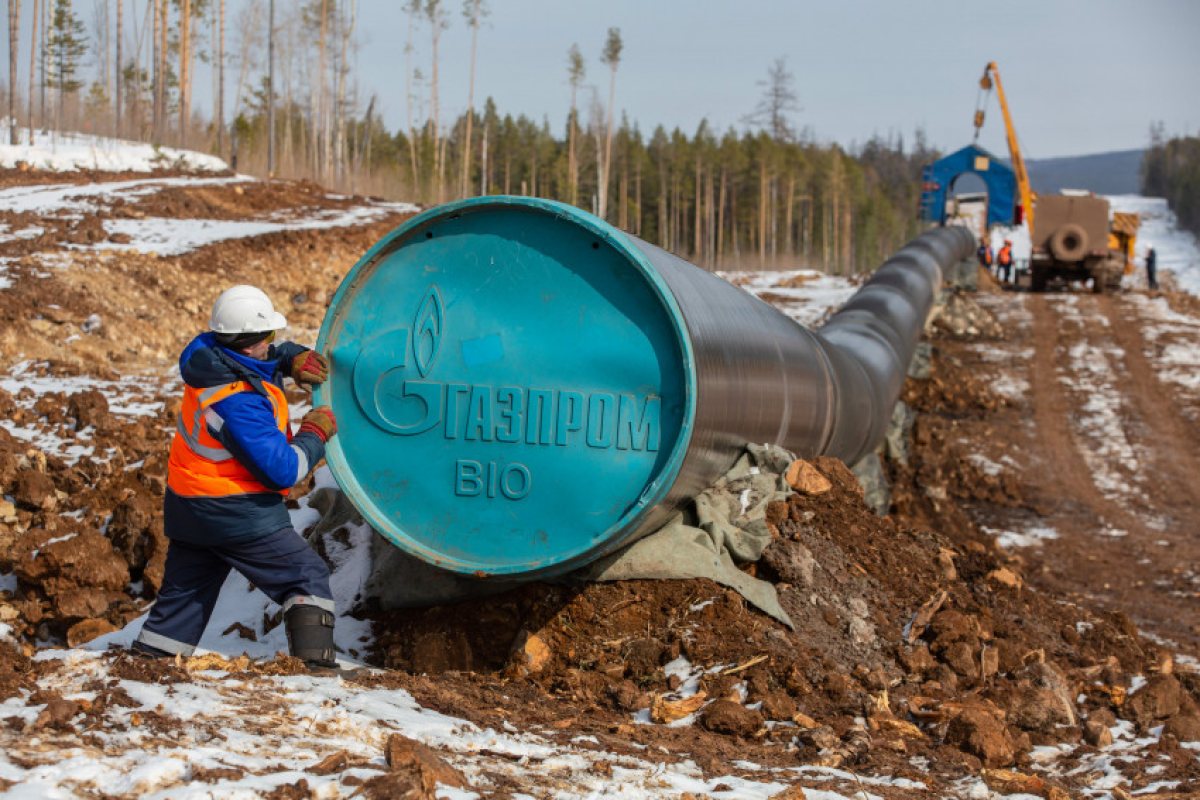Заради високите цени на газа и петрола Русия е спечелила почти 160 млрд. евро от началото на войната в Украйна. Най-големите купувачи на руски суровини са ЕС, Китай и Турция