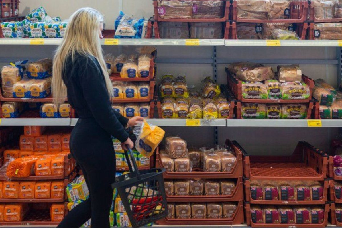 Продажбите на дребно във Великобритания са се свили повече от очакваното
