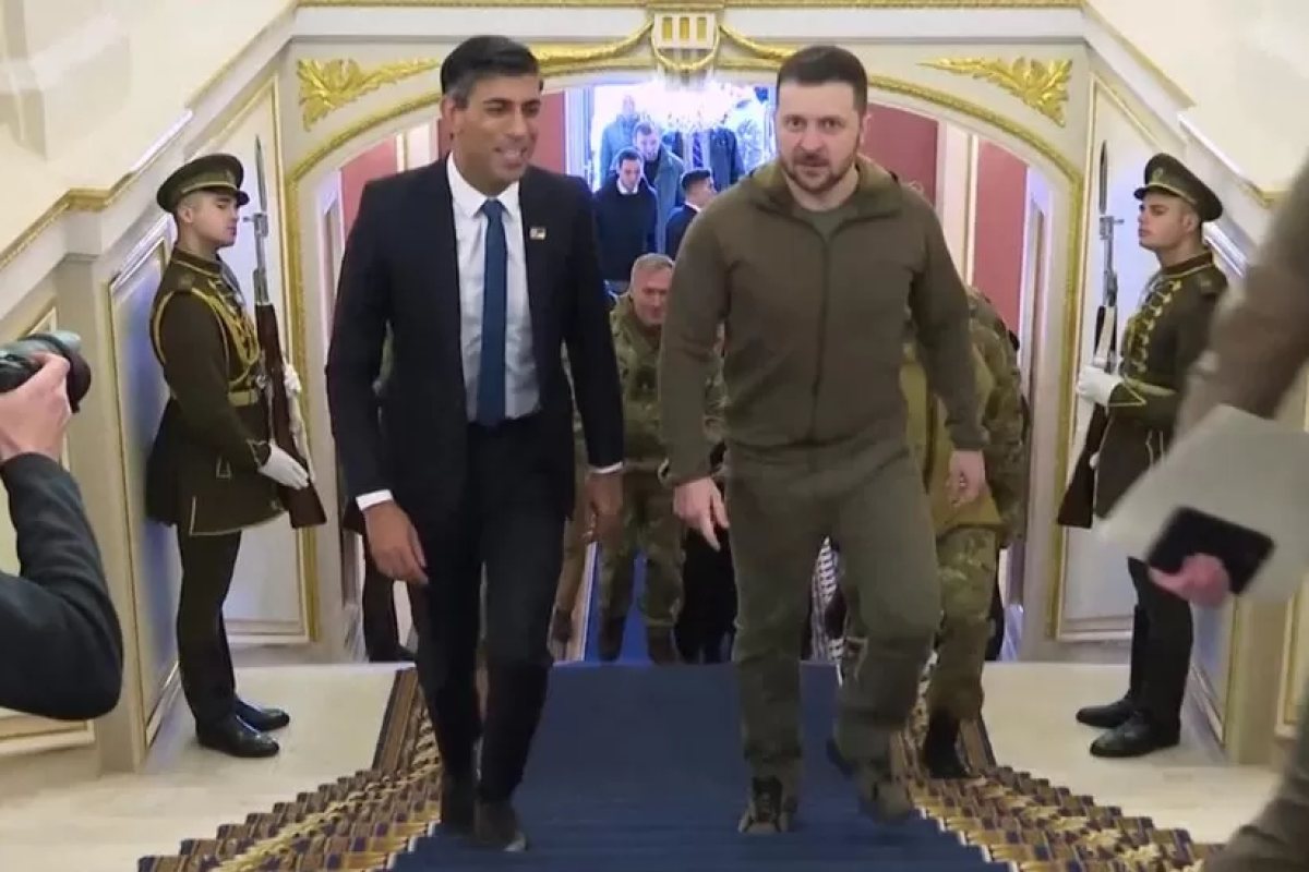 ЕКСКЛУЗИВНО: Британският премиер Риши Сунак пристигна на първото си посещение в Украйна и се видя с Зеленски в Киев