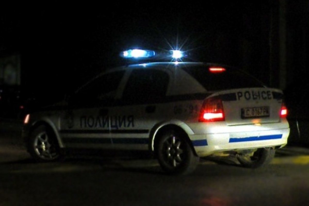 ОТНОВО: Джип "Нисан Кашкай", пълен с мигранти, катастрофира в Бургас при гонка с патрул на жандармерията и полицейски автомобили.