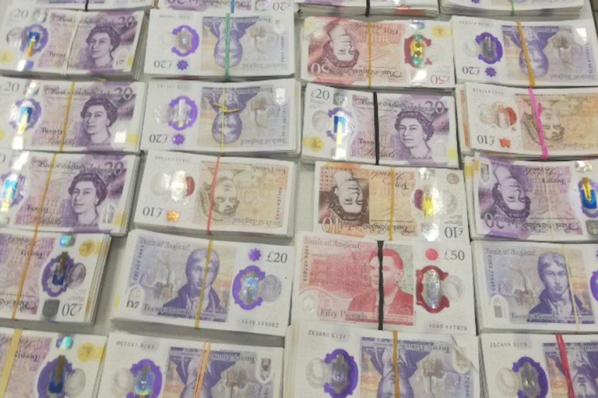 Български граничари откриха недекларирани почти £80 000 паунда в камион пътуващ от Великобритания за Турция