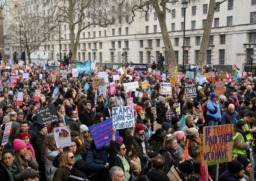 Във Великобритания вчера се проведе най-голямата стачка на учители и държавни служители, в нея взеха участие над половин милион човека
