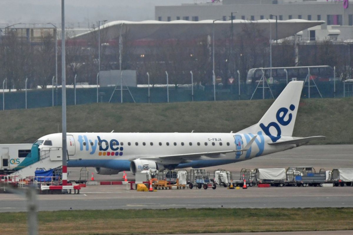 Британската авиокомпания ''Flybe'' обяви фалит и спря всички свои полети