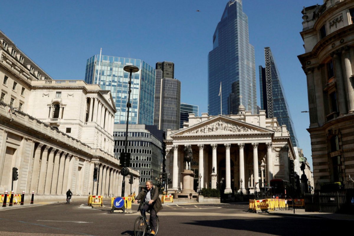 Bank of England: Високите лихви са повлияли зле на домакинствата, но корпоративния бизнес остава устойчив