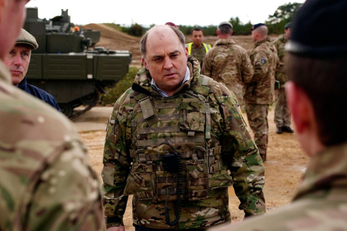 Британският военен министър разкритикувал остро Зеленски, ще напусне поста си през септември, няма да бъде и депутат повече