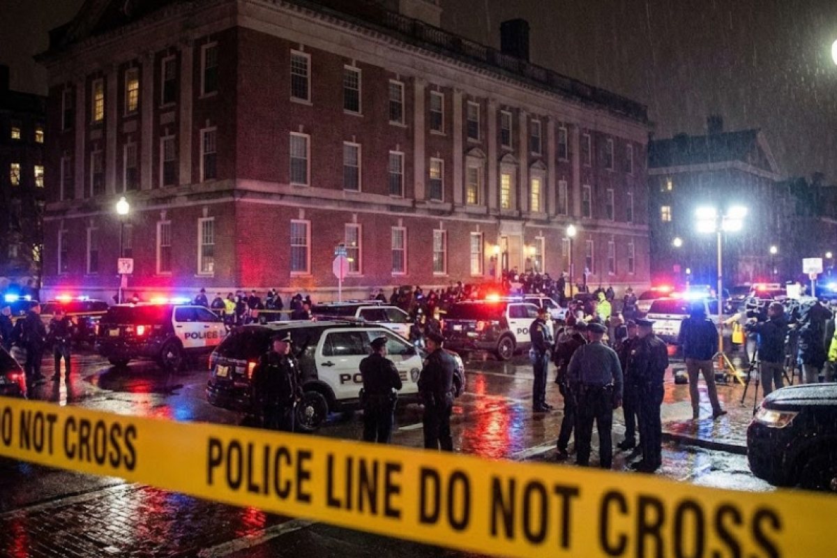 Масова стрелба в САЩ: Двама убити и девет ранени в Brown University, стрелецът все още е на свобода