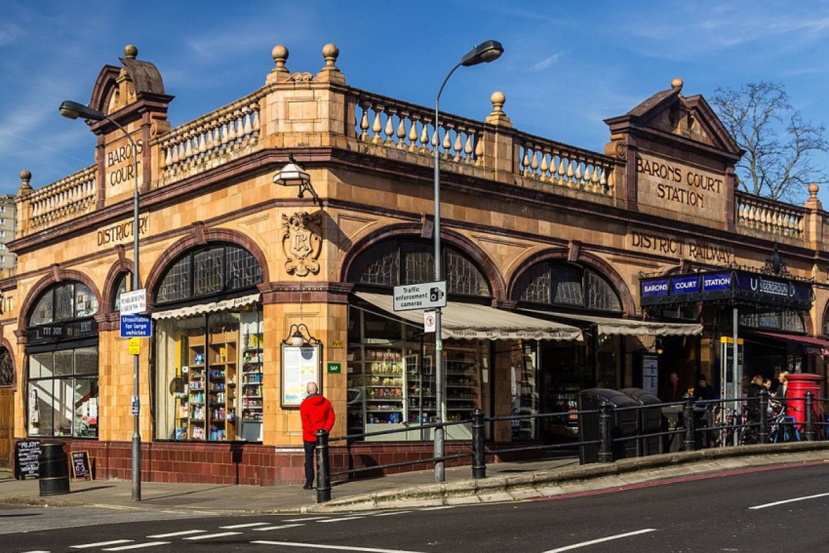 Barons Court*: Ключова метростанция в Западен Лондон затваря перони за ремонт