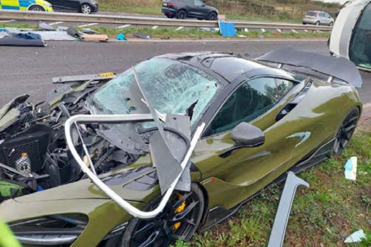 Шофьор на суперавтомобил бе лишен от книжка след катастрофа с McLaren на A12