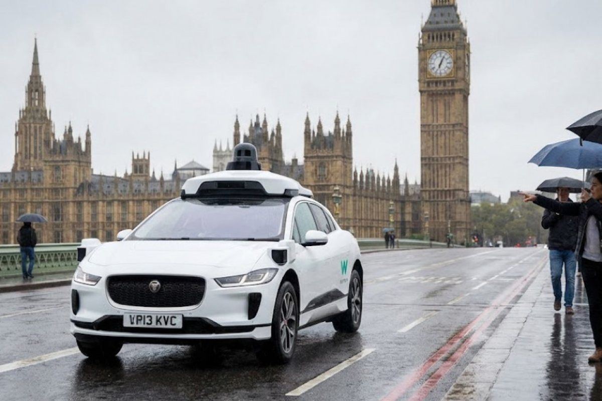 Такситата без шофьори пускат в Лондон през септември? Waymo пуска коли без шофьори по улиците на столицата