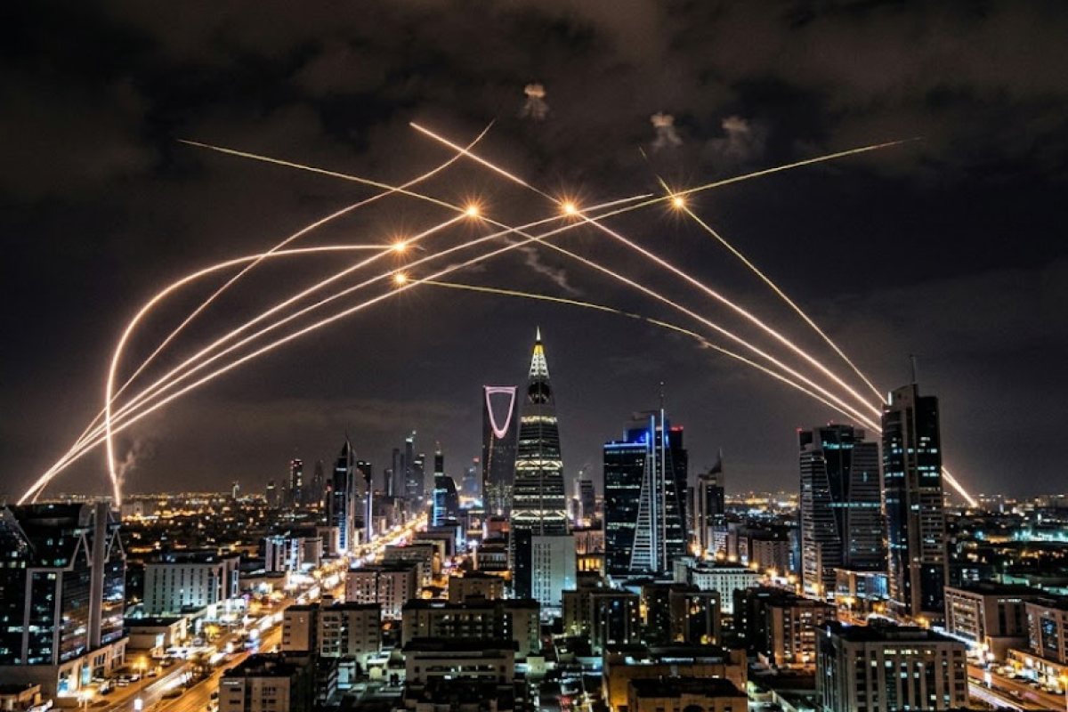 Тръмп и Пентагонът се подиграха на Великобритания за петрола, САЩ "преговарят с бомби"