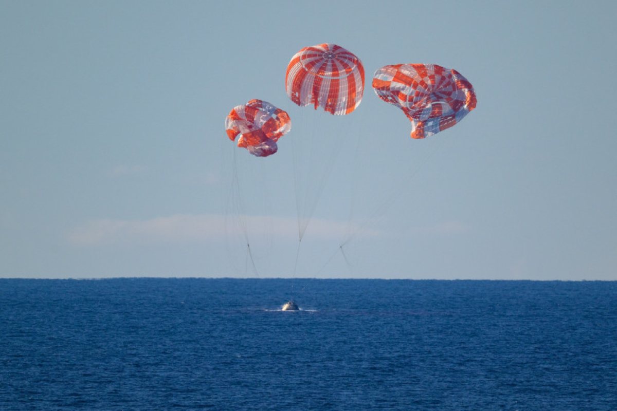 NASA: "Перфектно кацане" за екипажа на историческата мисия "Артемида II"